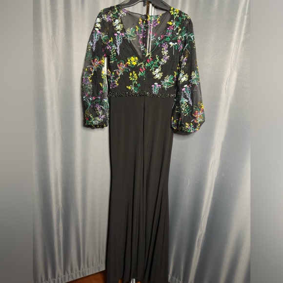 Mac Duggal illusion embroidered jersey gown, sz 4, new, no defects - Picture 8 of 11